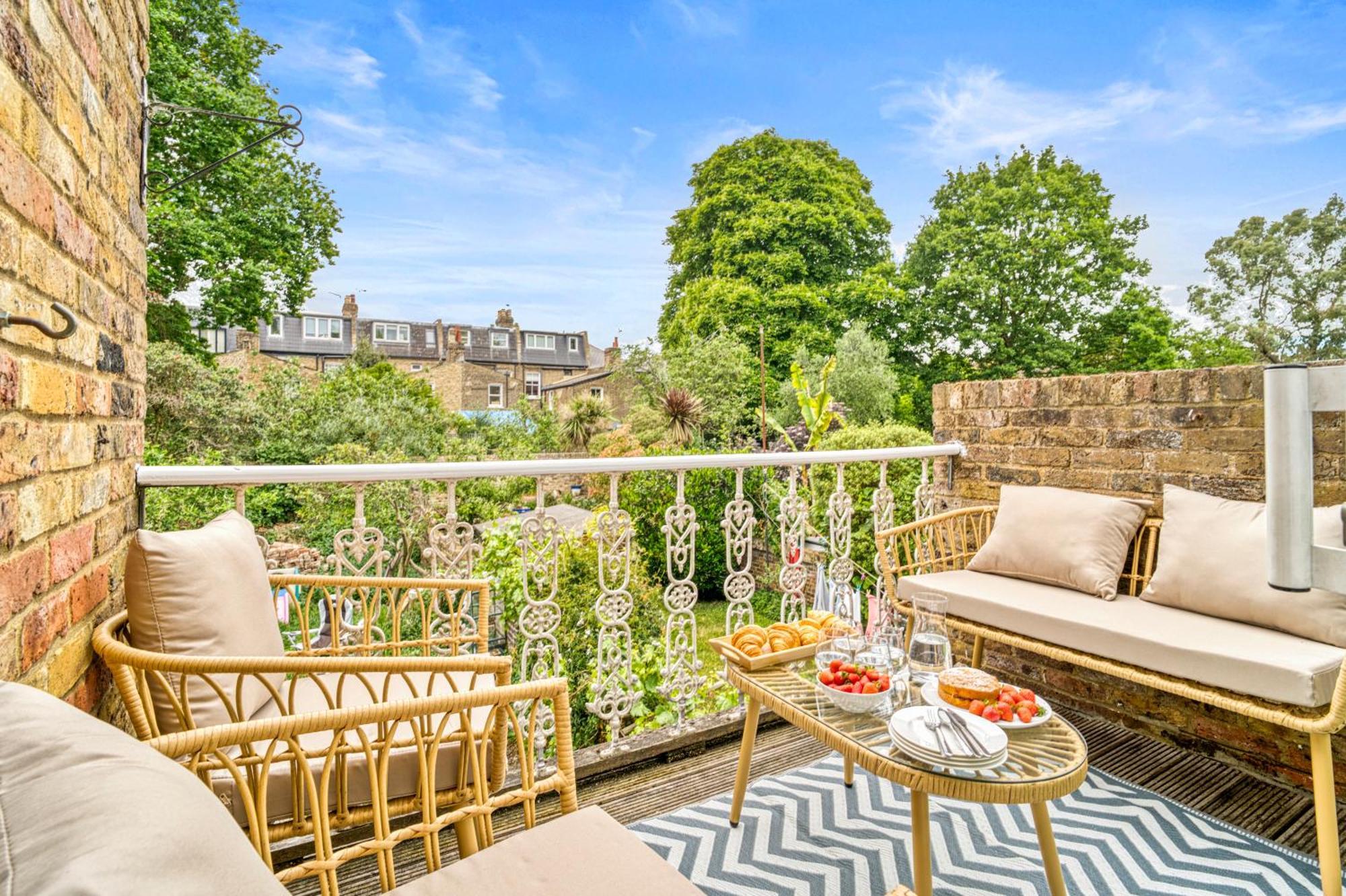 Boutique Stylish 1 Bedroom - Sleeps 4 *