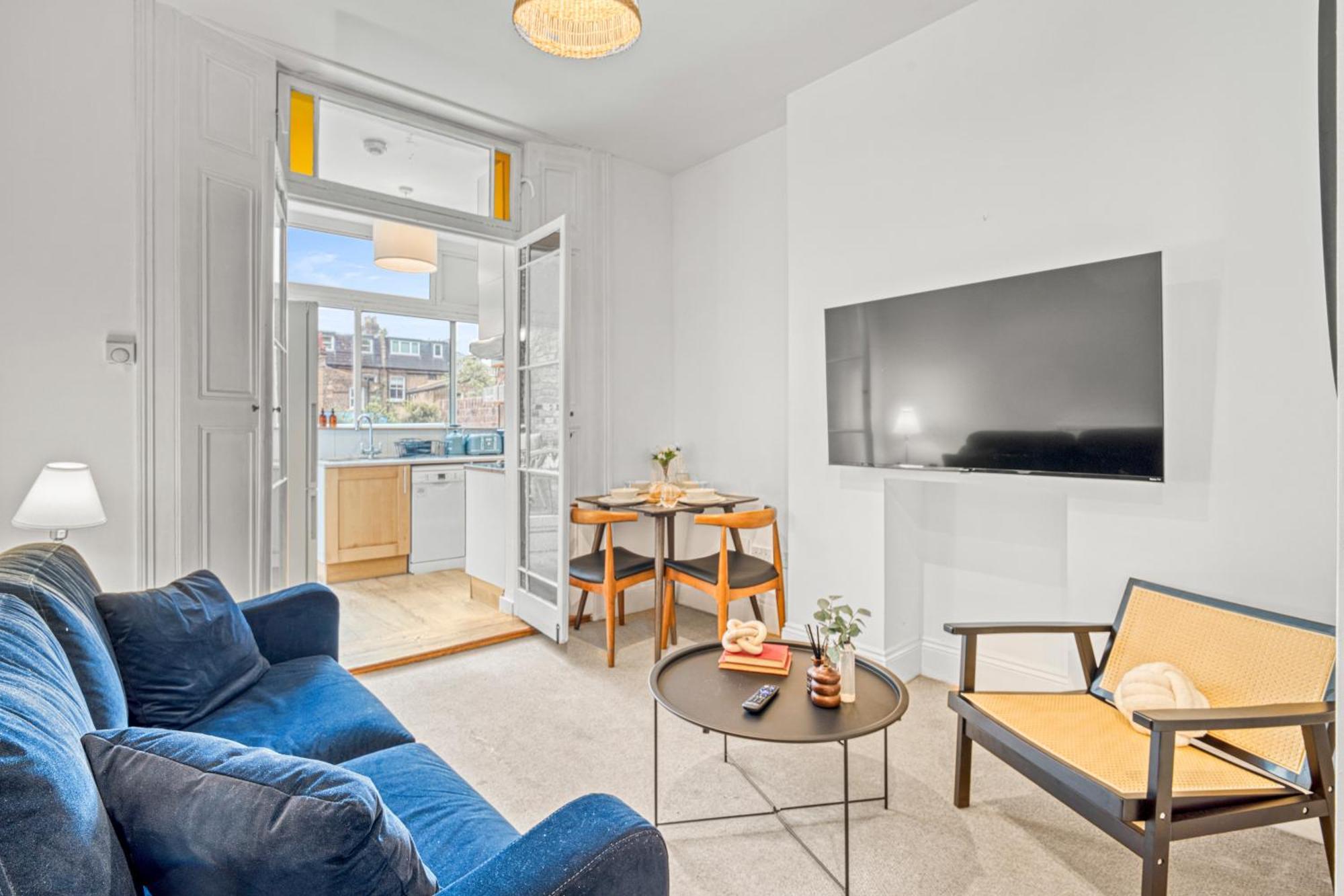 Boutique Stylish 1 Bedroom - Sleeps 4 *