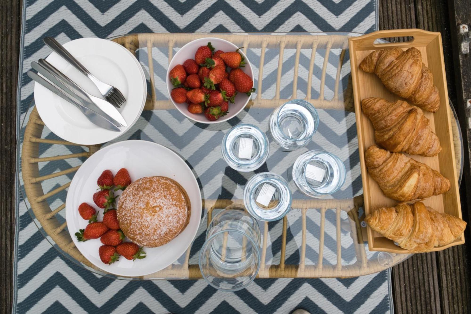Boutique Stylish 1 Bedroom - Sleeps 4 *